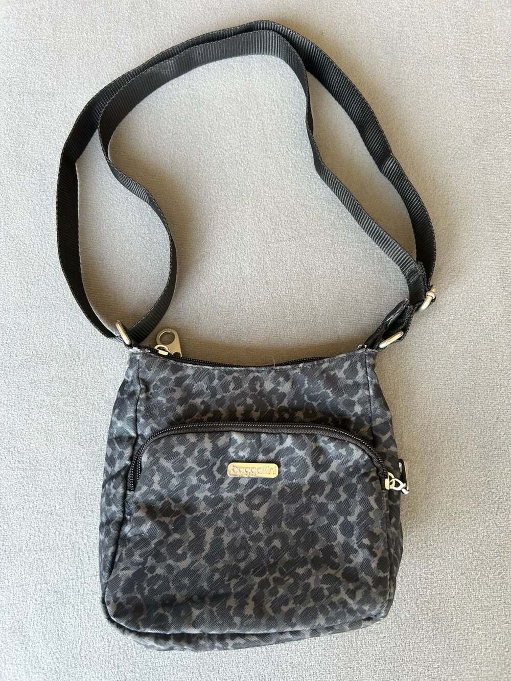Baggallini Joey Crossbody Bag Black Gray Cheetah Print